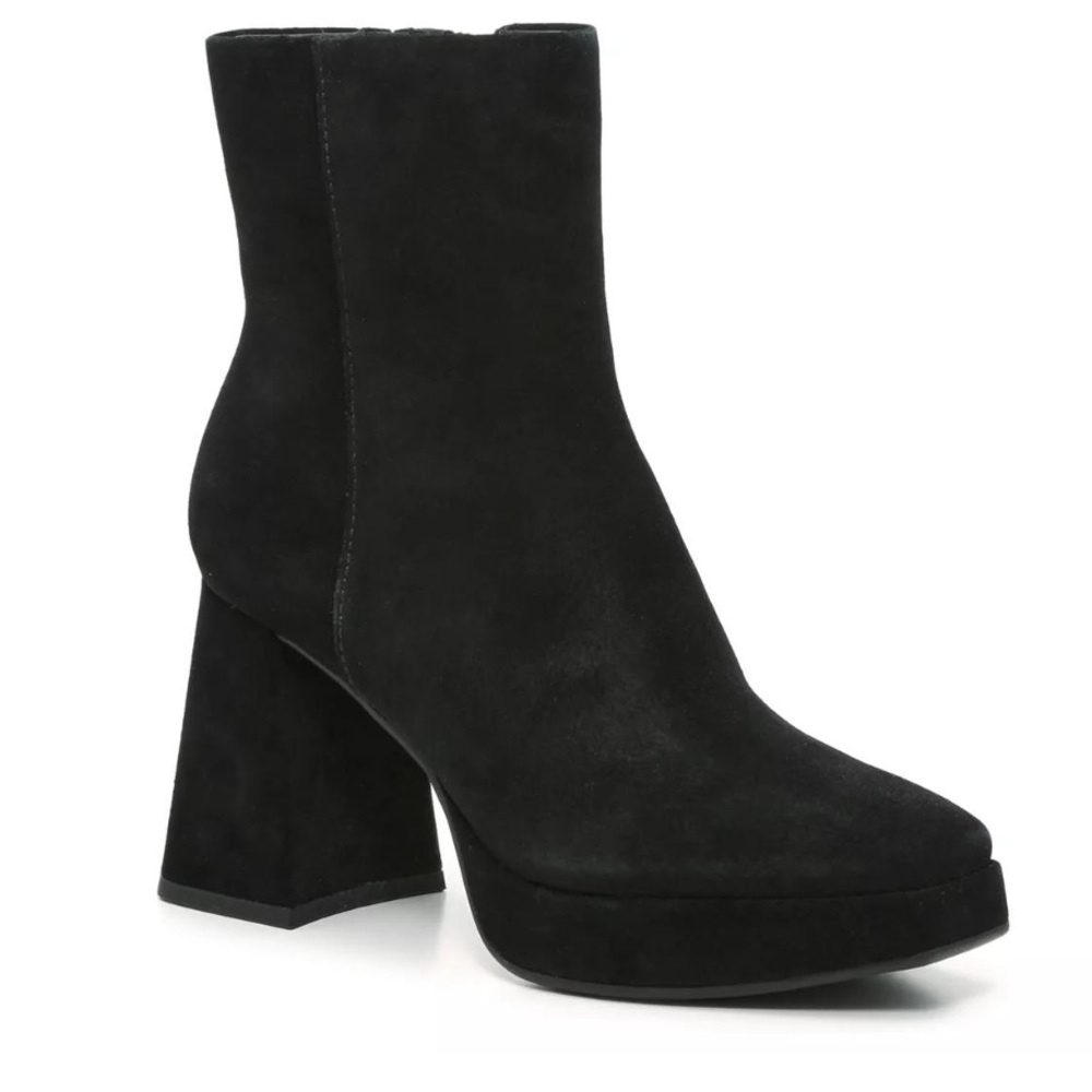 Dolce Vita Gracie Suede Platform Boot Size 6